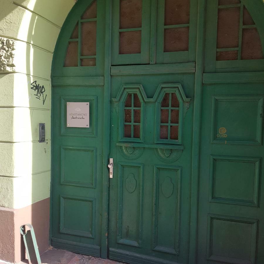 Apartament Antresola Drzewna Διαμέρισμα Ζιελόνα Γκόρα Εξωτερικό φωτογραφία